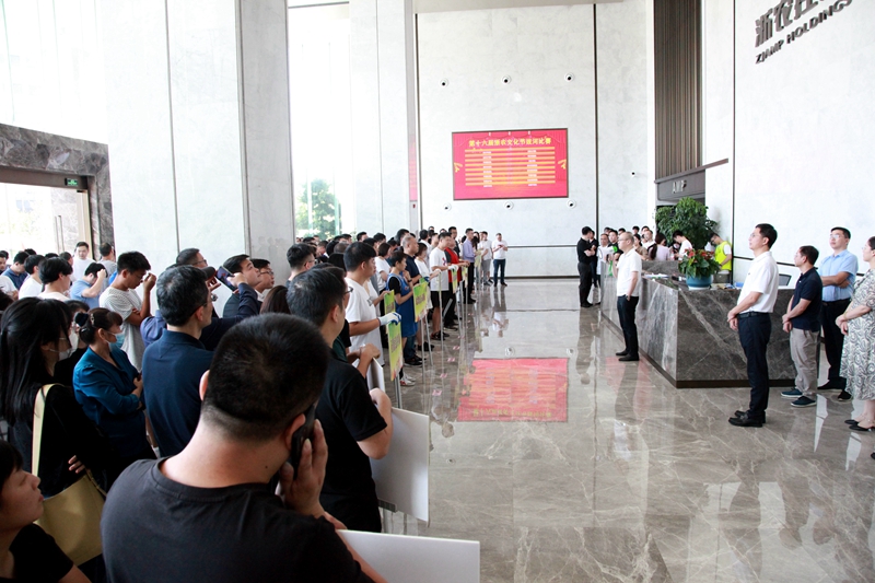 浙農(nóng)文化節(jié)火熱開幕 拔河比賽&ldquo;燃爆全場(chǎng)&rdquo;